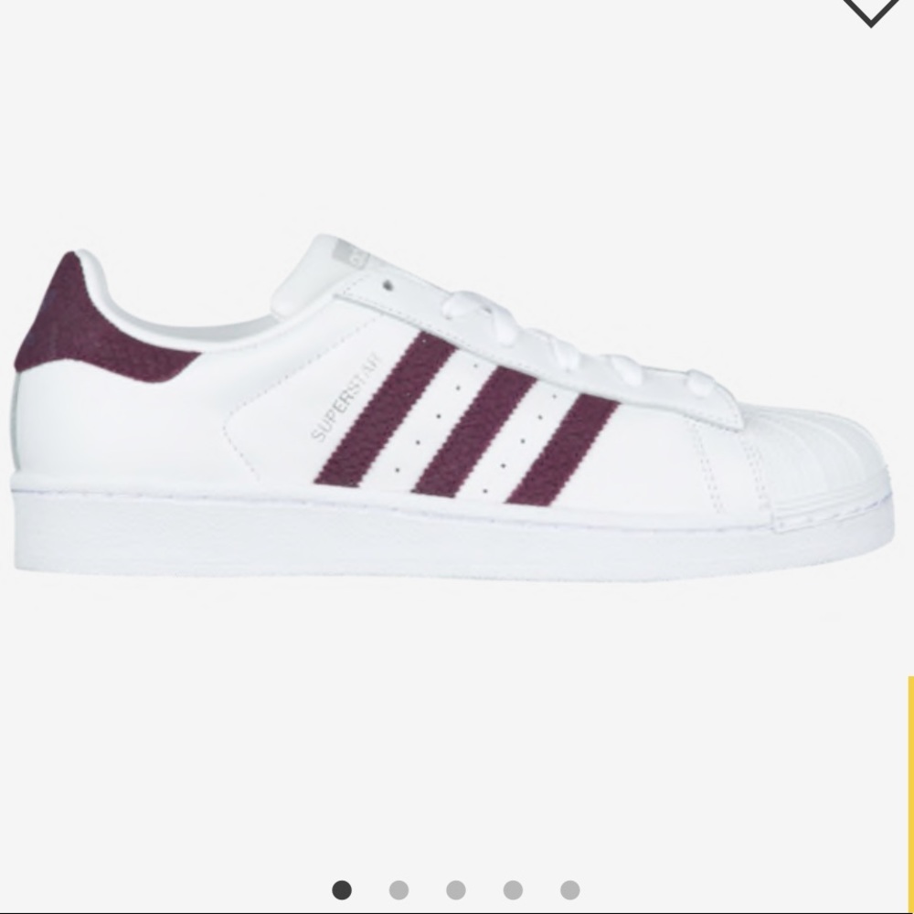 NWT WHITE AND PURPLE ADIDAS SUPERSTAR 👟